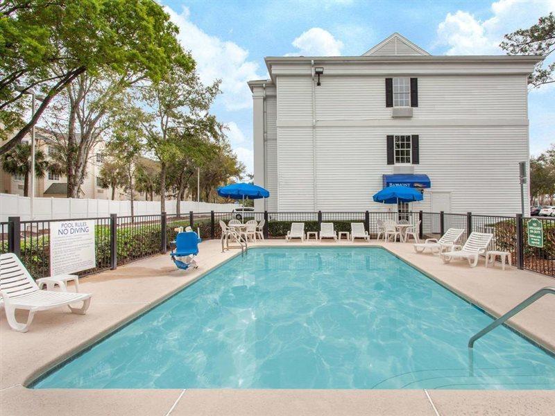 Baymont By Wyndham Jacksonville/Butler Blvd Екстериор снимка