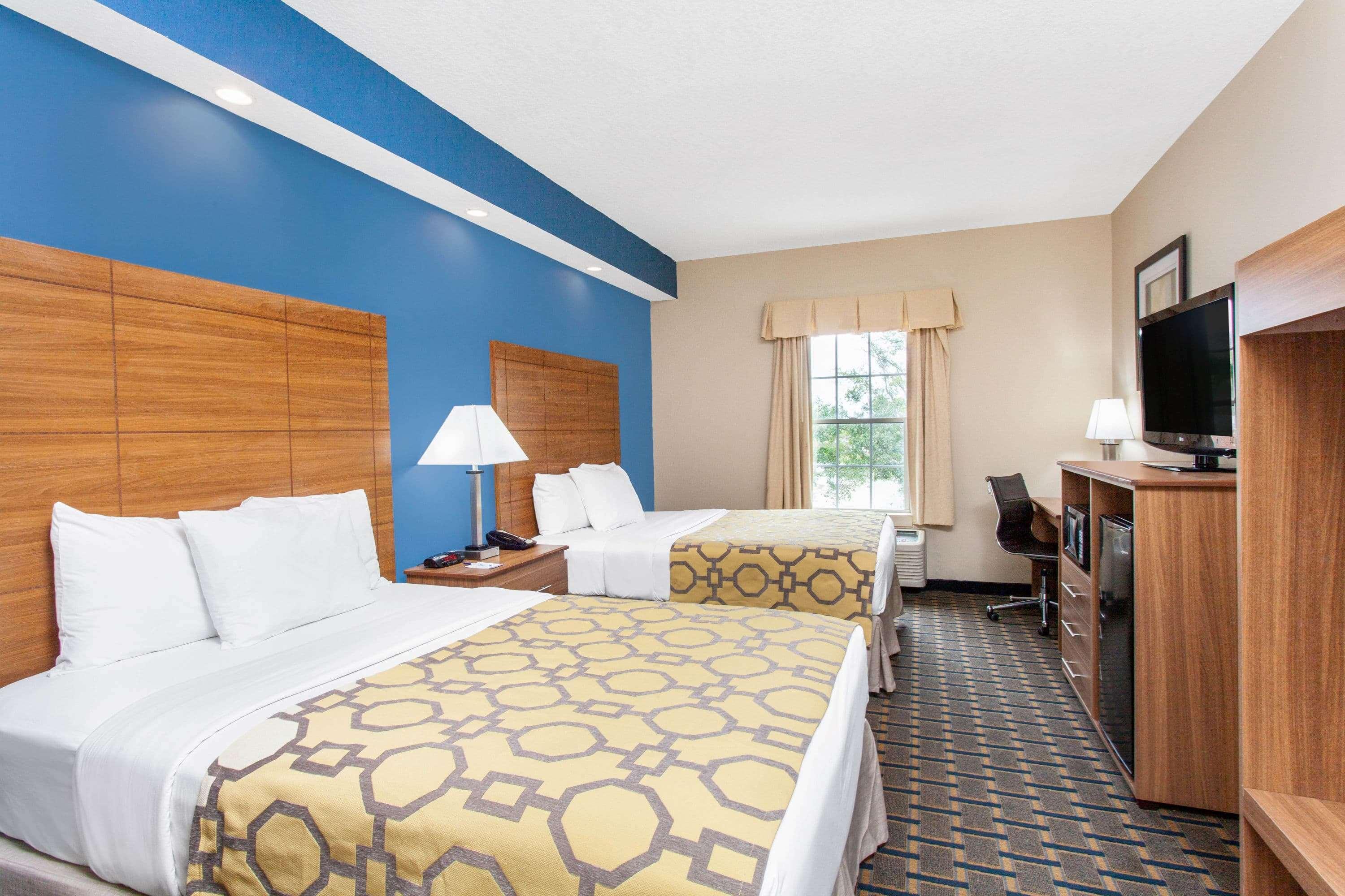 Baymont By Wyndham Jacksonville/Butler Blvd Екстериор снимка