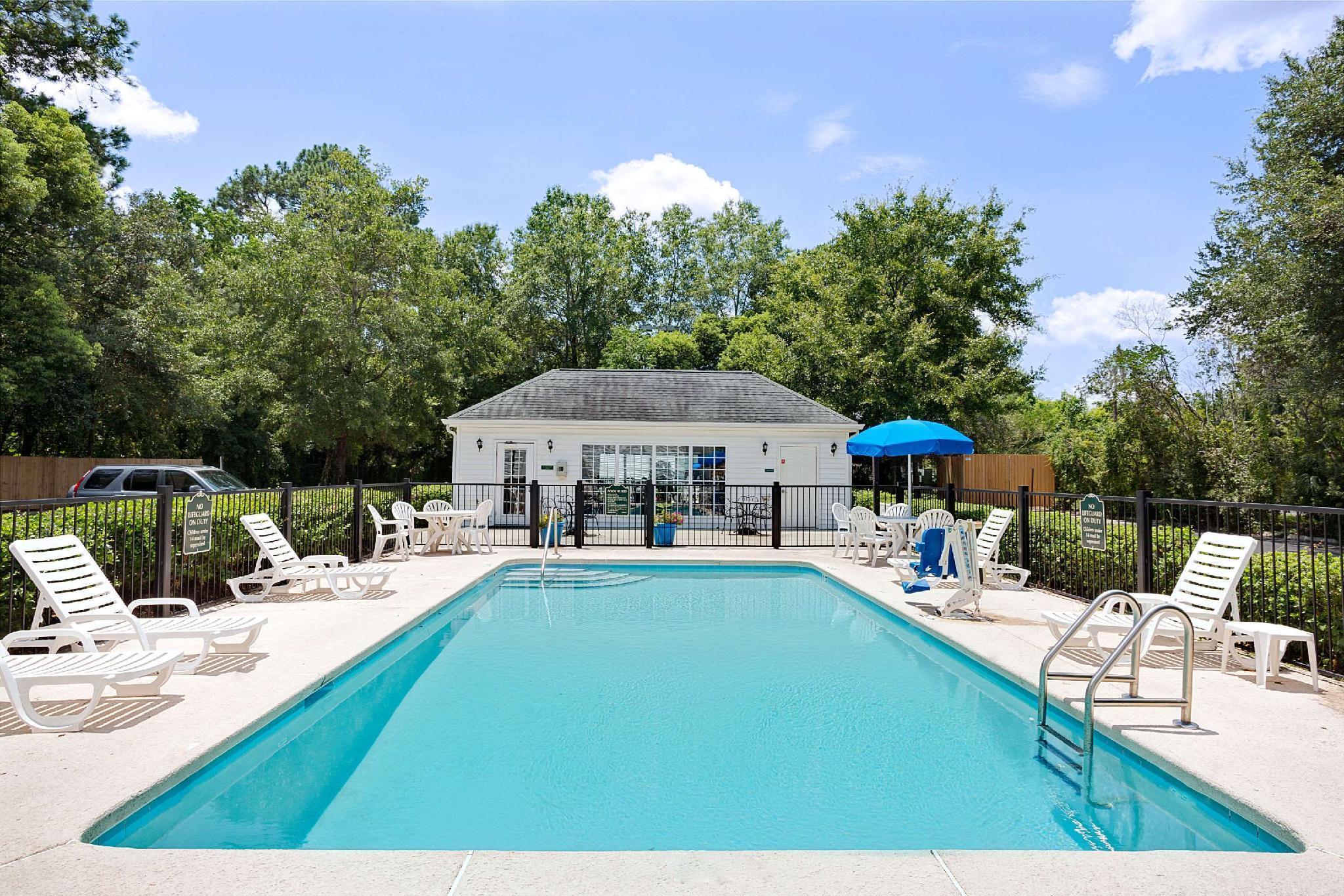 Baymont By Wyndham Jacksonville/Butler Blvd Екстериор снимка