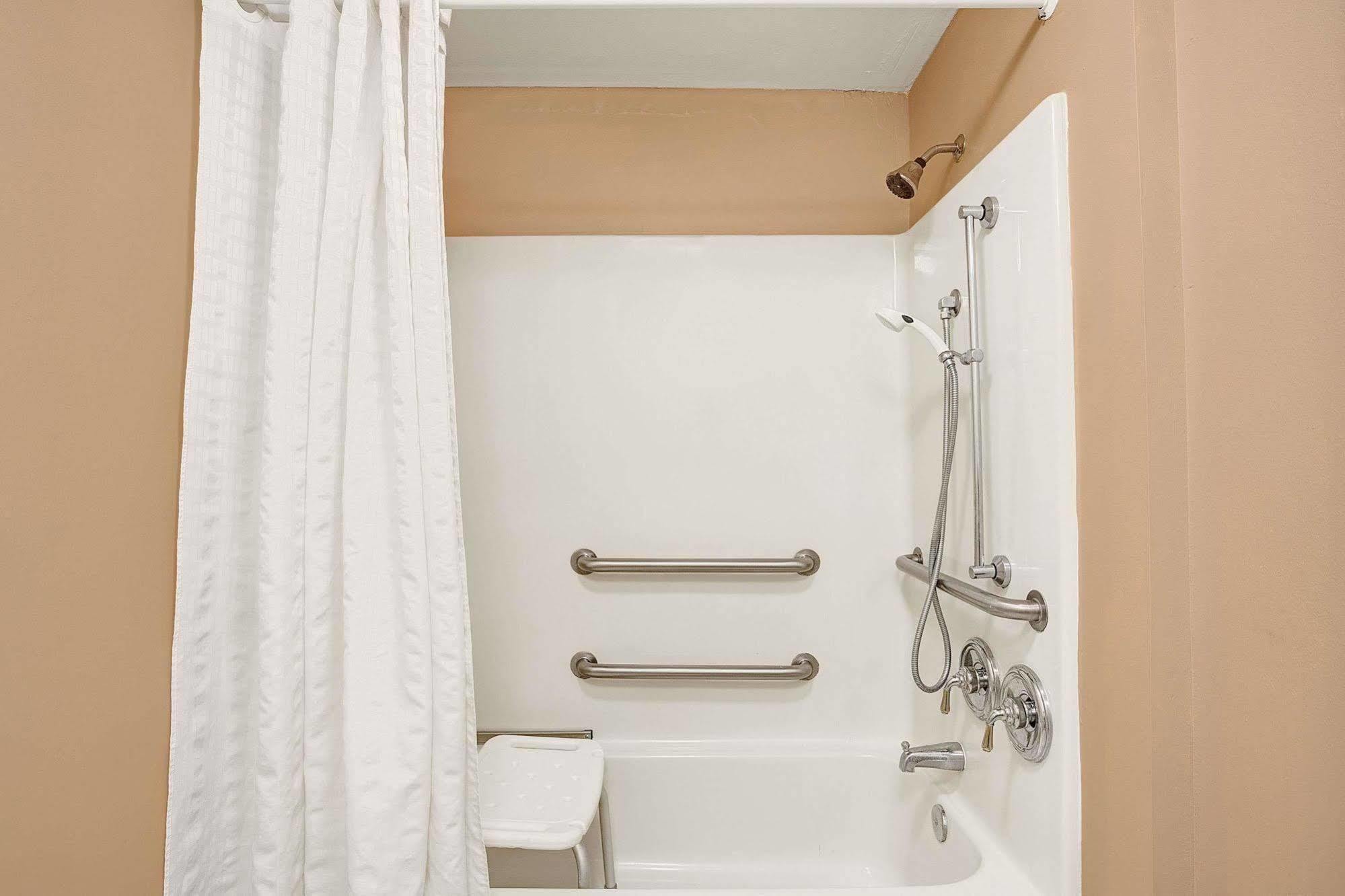 Baymont By Wyndham Jacksonville/Butler Blvd Екстериор снимка