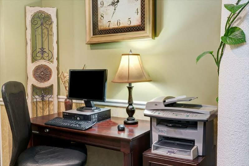 Baymont By Wyndham Jacksonville/Butler Blvd Екстериор снимка